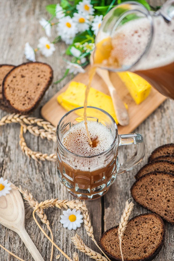 Wood, Yellow Grain – Editorial Food Image