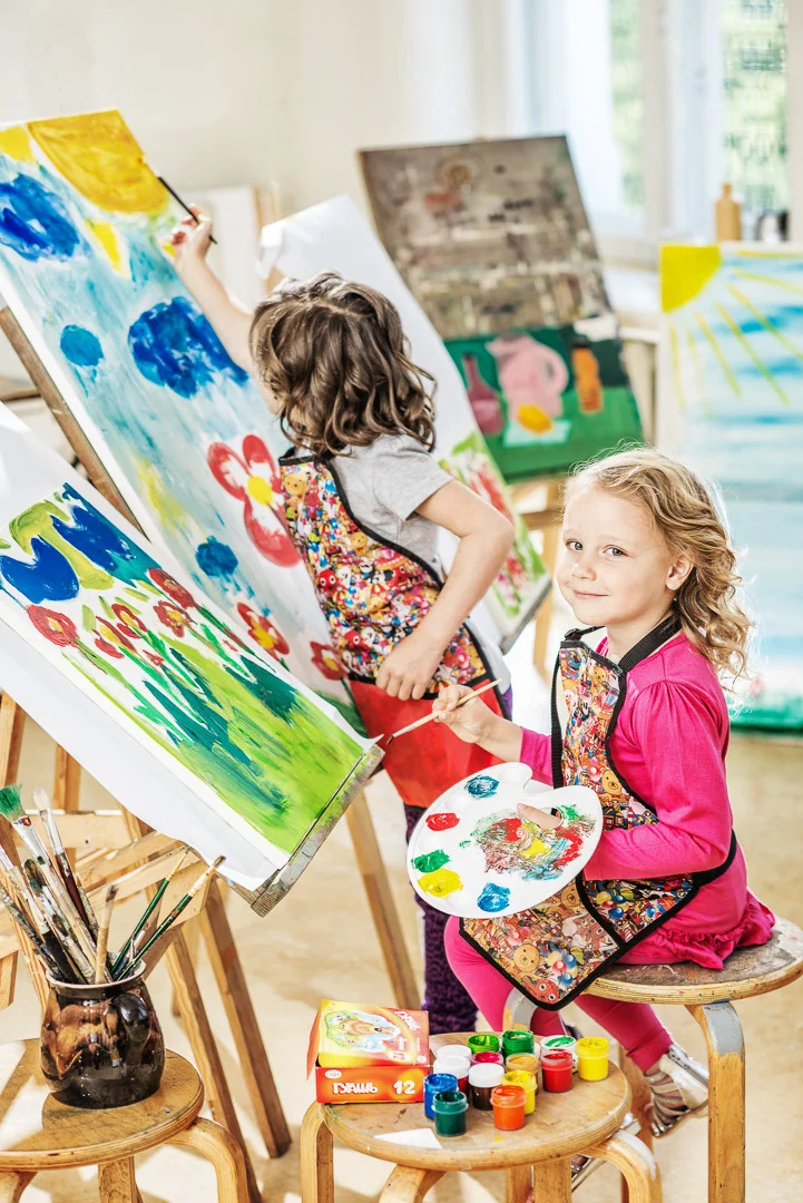 Child with Paint Palette, Children's Photography – Children's Photography Portfolio