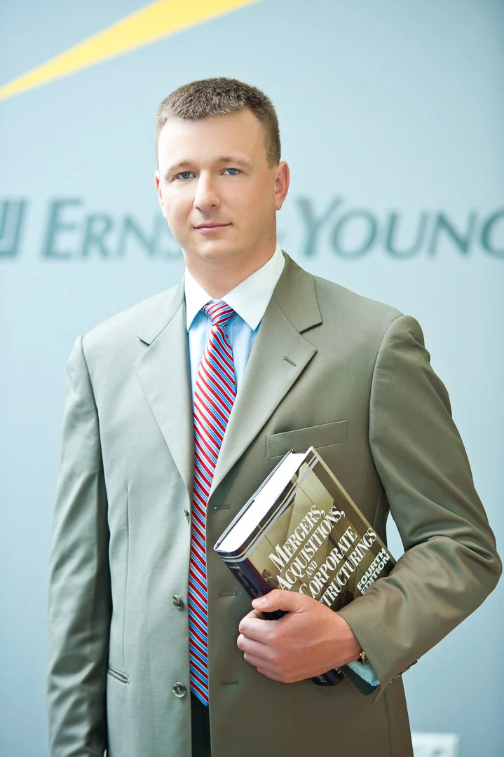 Man in Suit – Business Portrait Portfolio